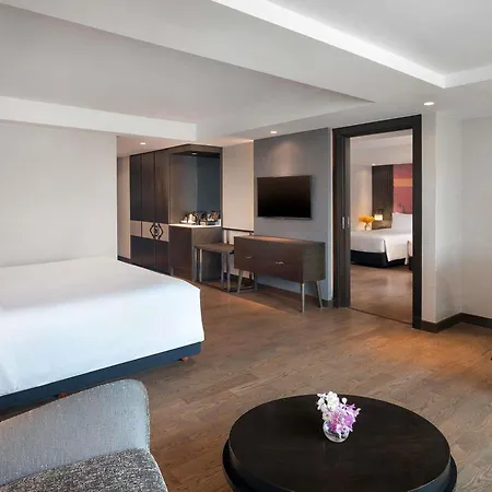 Mercure Bangkok Sukhumvit 11 Exterior photo